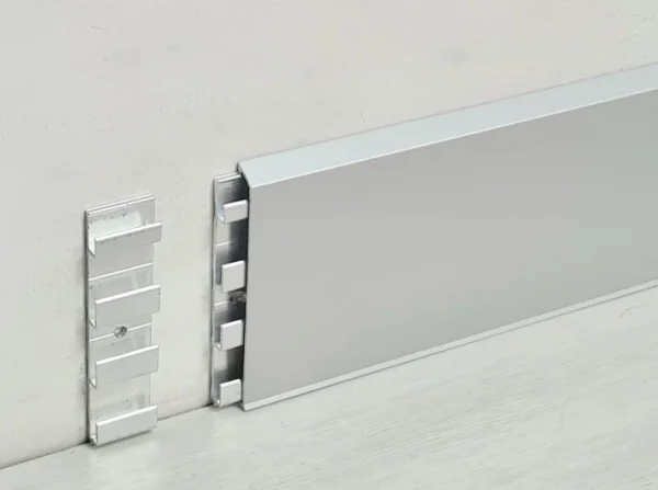 Алюминиевый плинтус Fezard Кабельный ALP-С70 Алюминий 70*10*2500 мм в Нефтекамске