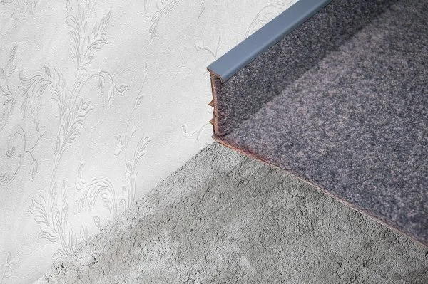 Плинтус для ковролина Korner Listwa 108 Графит 2,5м (50мм) в Нефтекамске